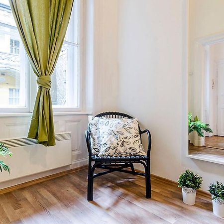 Cozy 2 Bedroom Apartment In Terez Boulevard. Budapest Eksteriør bilde
