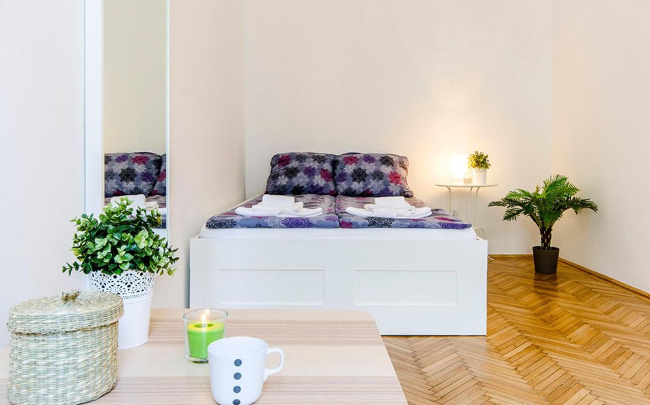 Cozy 2 Bedroom Apartment In Terez Boulevard. Budapest Eksteriør bilde